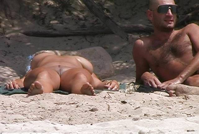 Maduras nudistas de playa
 #474349