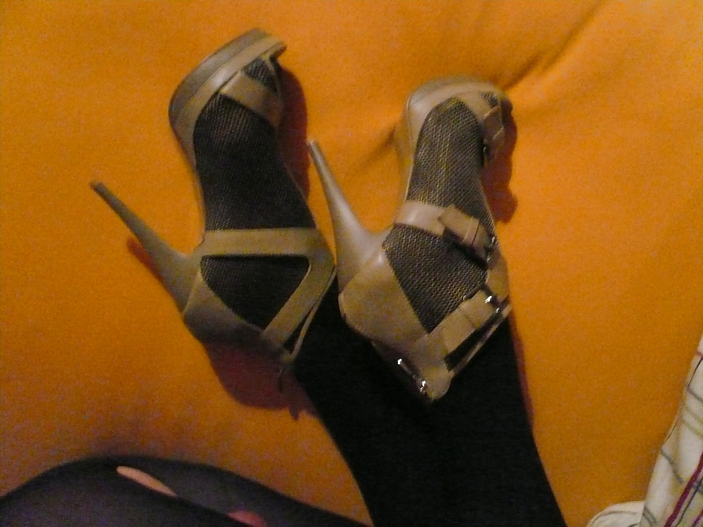 STOKINGS&HEELS3