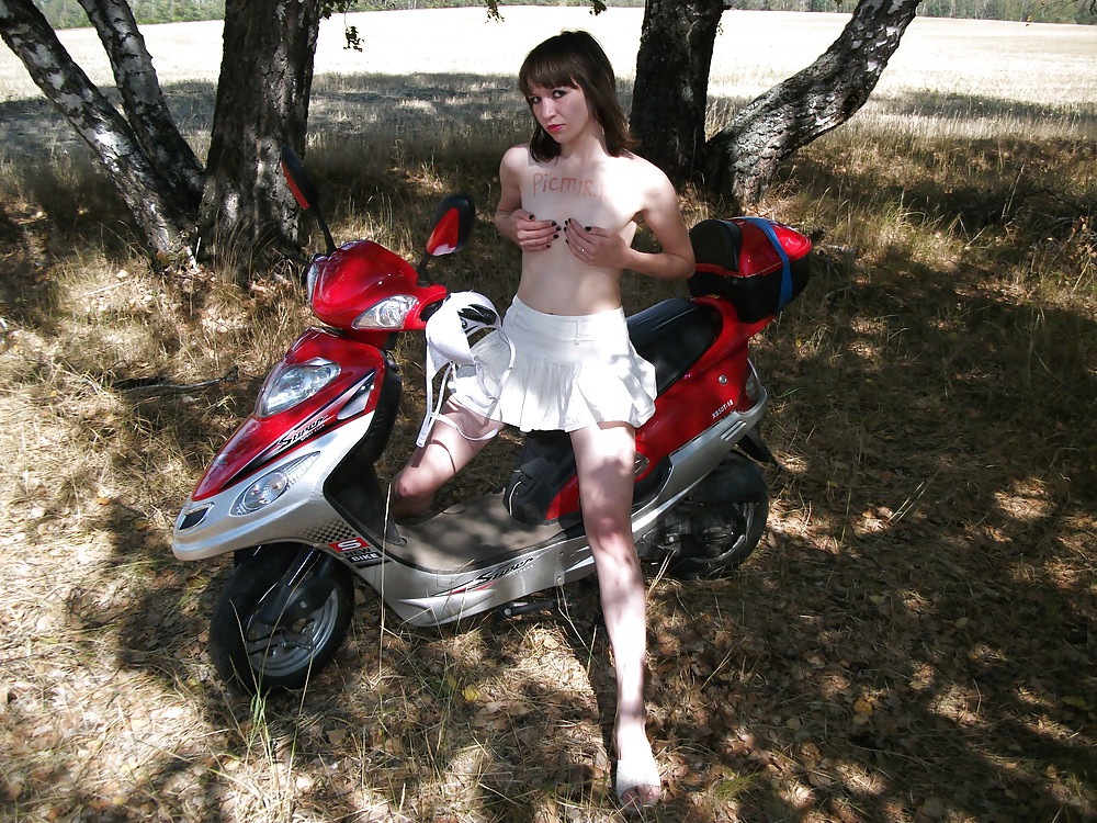SKINNY RUSSIAN GIRL #2093464