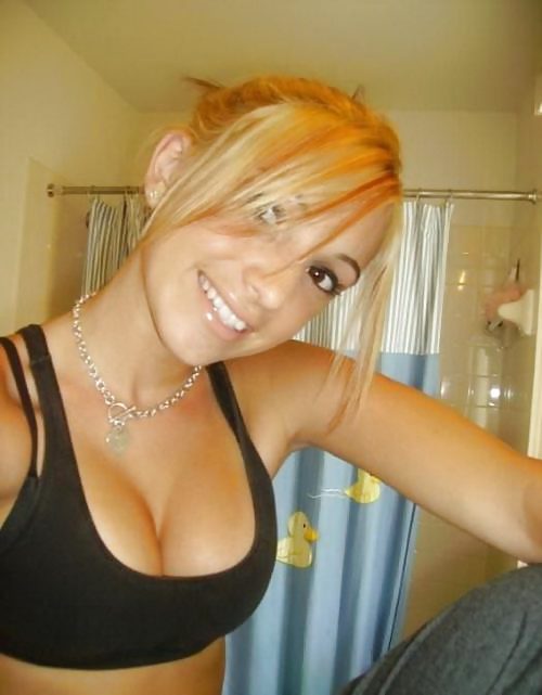 Tetas que revientan el sujetador
 #9501692