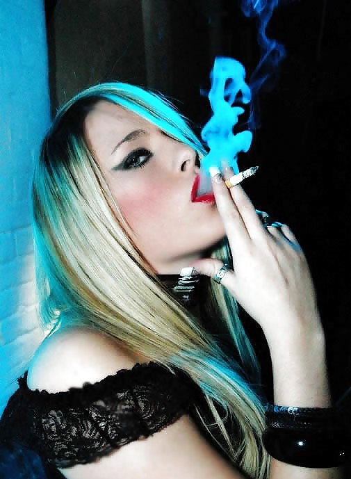 Belles fumeuses #8322045