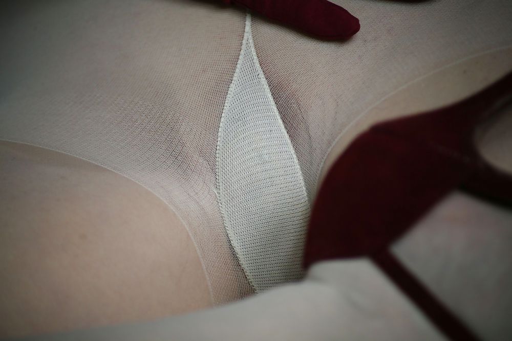 Las fotos de cameltoe de mi tía 4
 #11633453