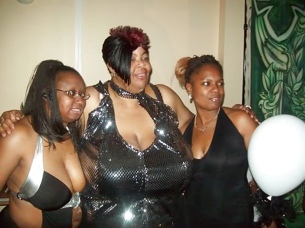 TOP HEAVY WOMEN #115557