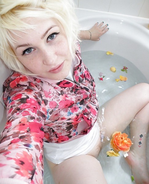 Selfpix 17
 #2025760