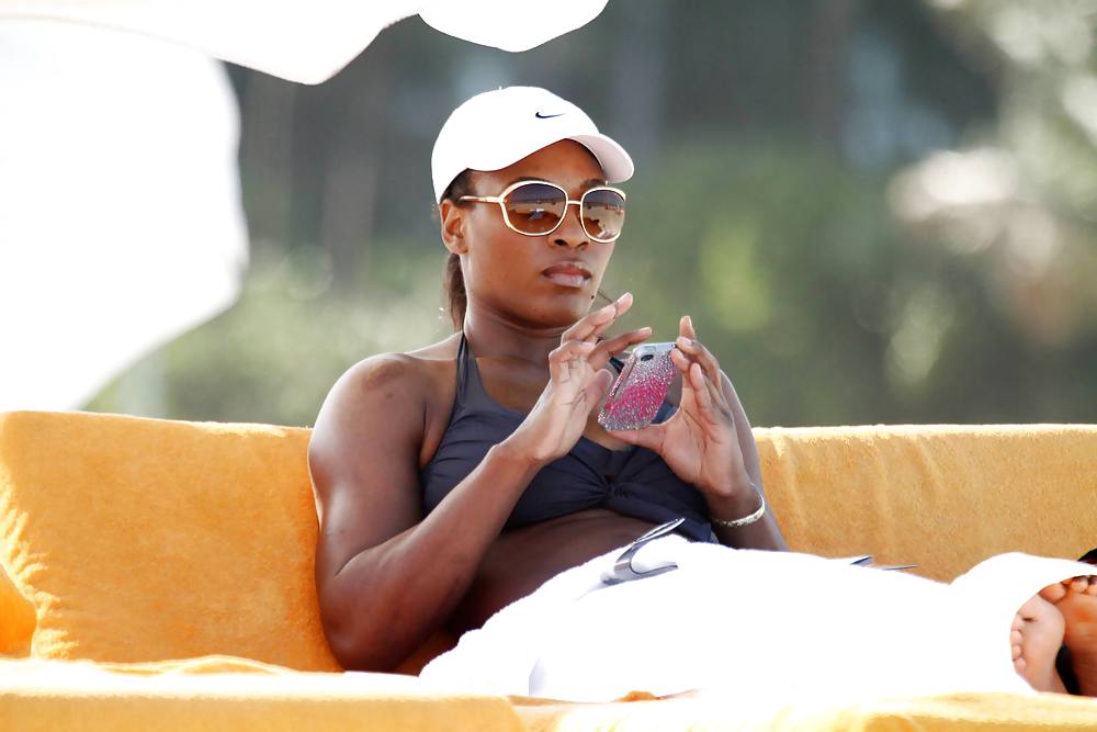 Serena williams - bikini candids a miami beach
 #5325443