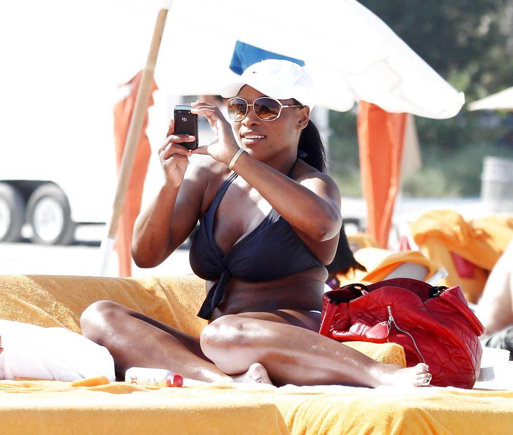 Serena Williams - bikini candids at Miami beach #5325491