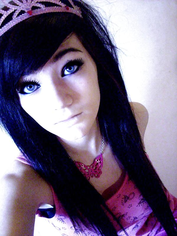 Hot Emo-Babe #488974