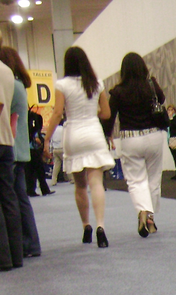 A chaquetear con edecanes de expocihac 2011
 #7970652