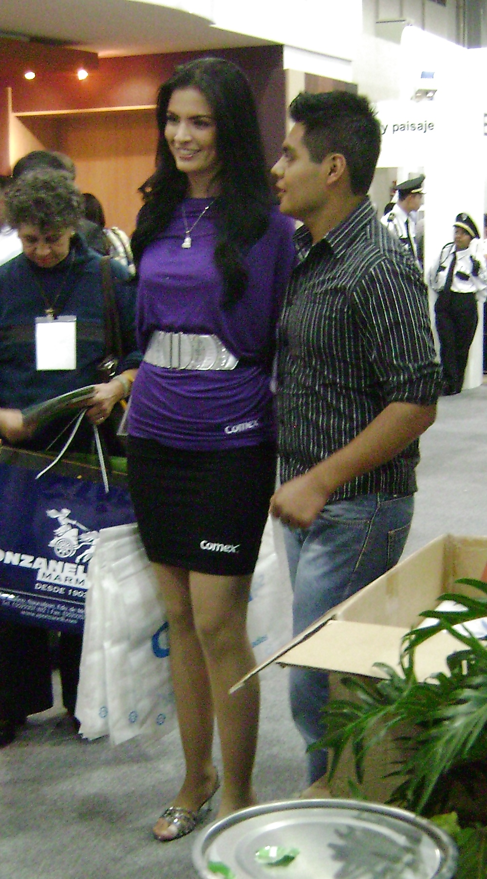 A chaquetear con edecanes de expocihac 2011
 #7970745