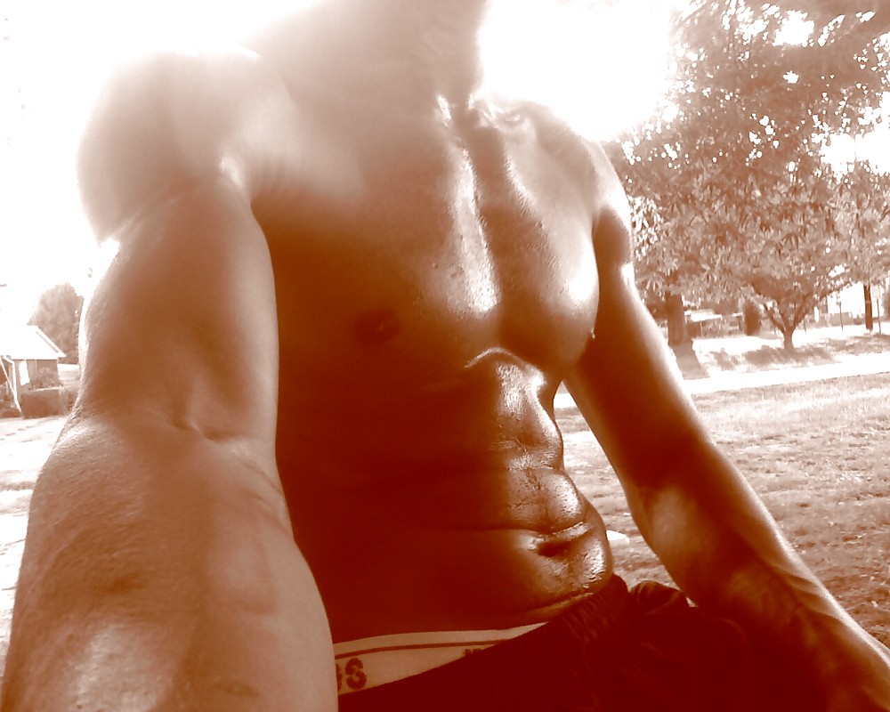 Sólo una cosa que hacer cuando estoy en casa caliente como la mierda
 #5572631