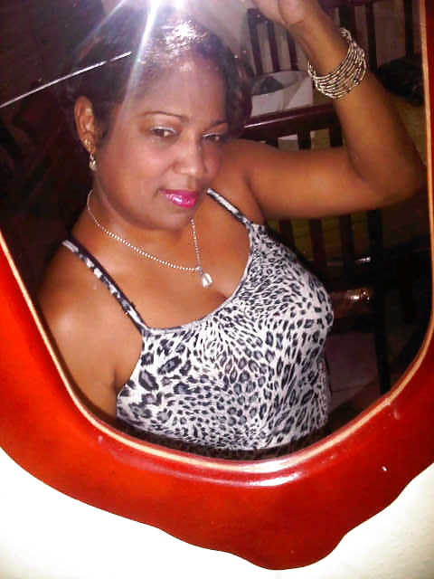 Yolanda la perra
 #18415618