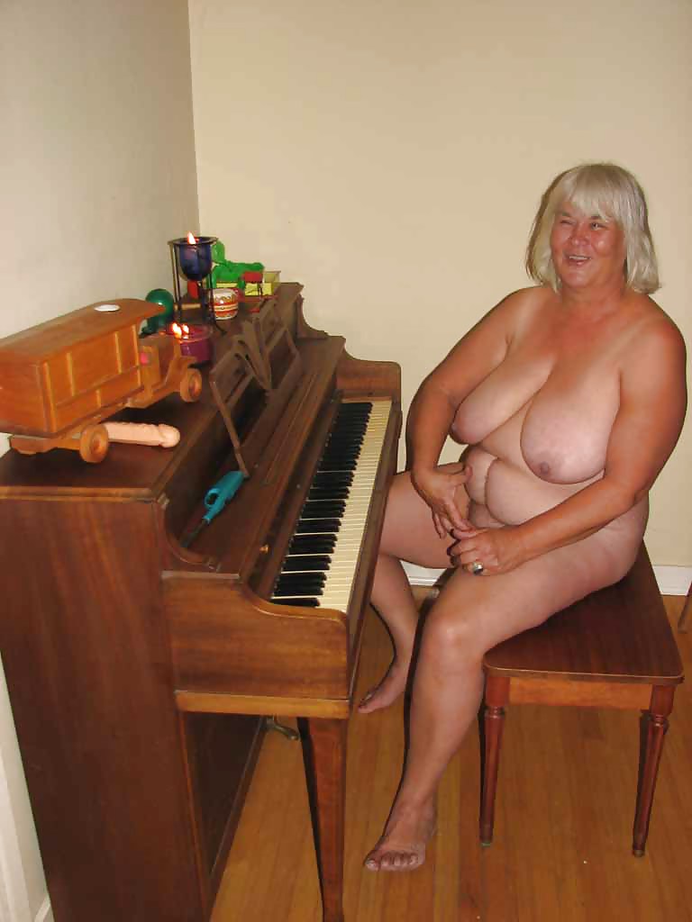 Fall 2006 sexy Suzie 59 put up a Craigs list ad - post 1  #14122605