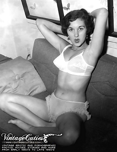 Retro Pussy In Stockings - Hairy Stockings Vintage Porn Pics - PICTOA