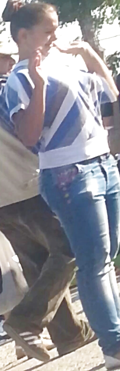 Inocente chica rumana
 #19654825