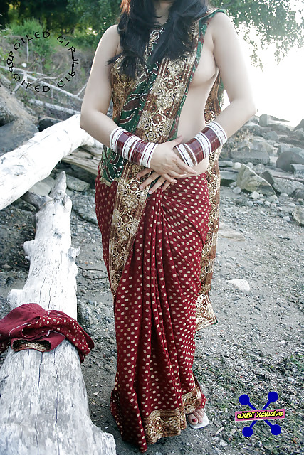 Bella sposa indiana va nuda
 #19514976