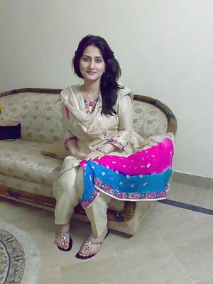 私はパキパキのパキスタンの女の子が大好きです。
 #13486356