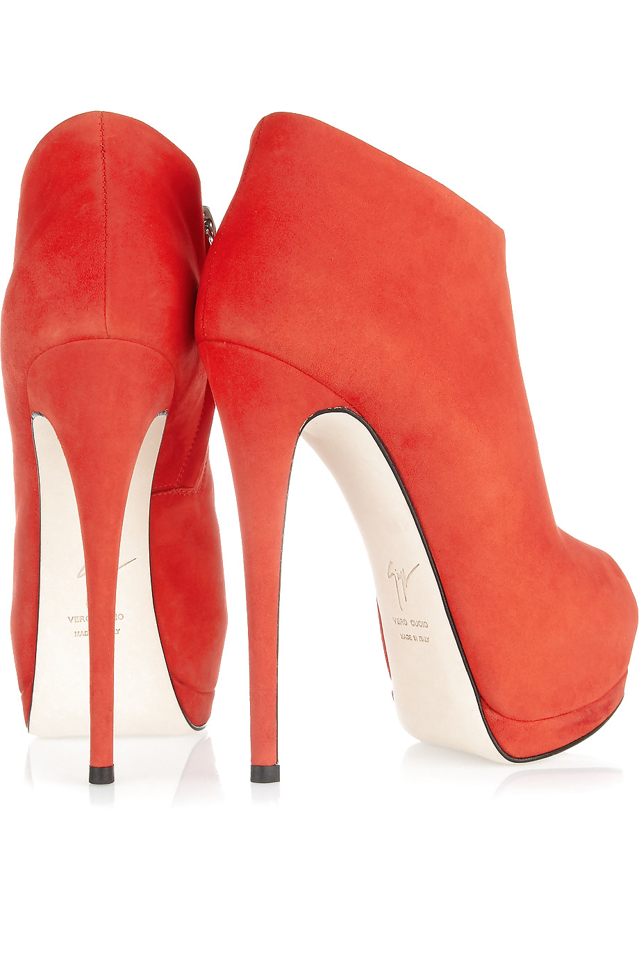 Some sneakers  #9634484