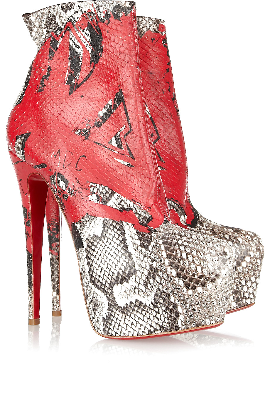 Some sneakers  #9634493