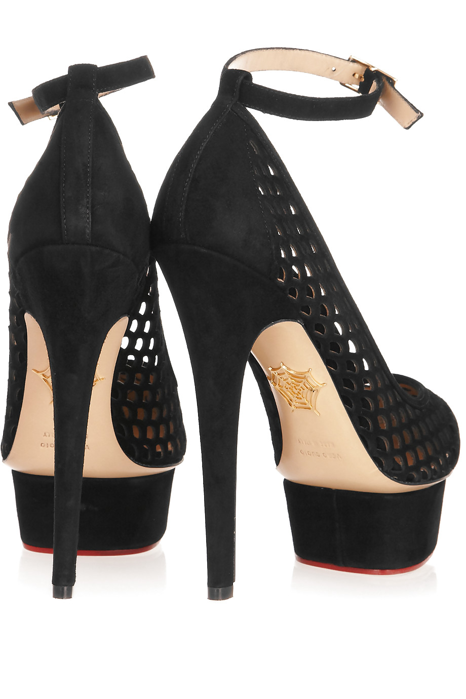 Some sneakers  #9634552