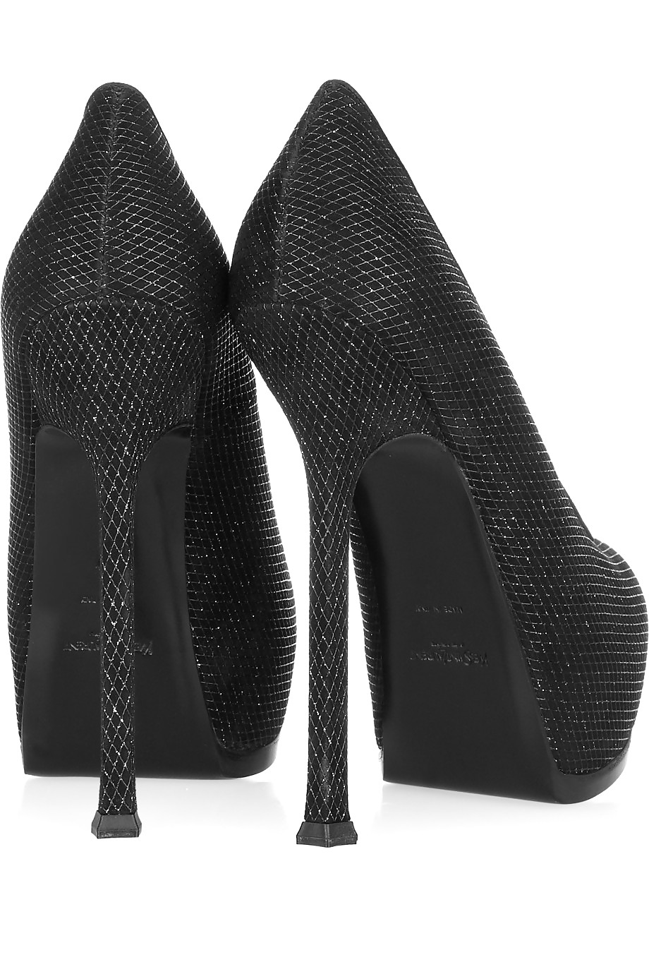 Some sneakers  #9634557