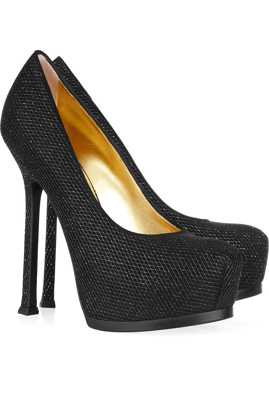 Some sneakers  #9634617