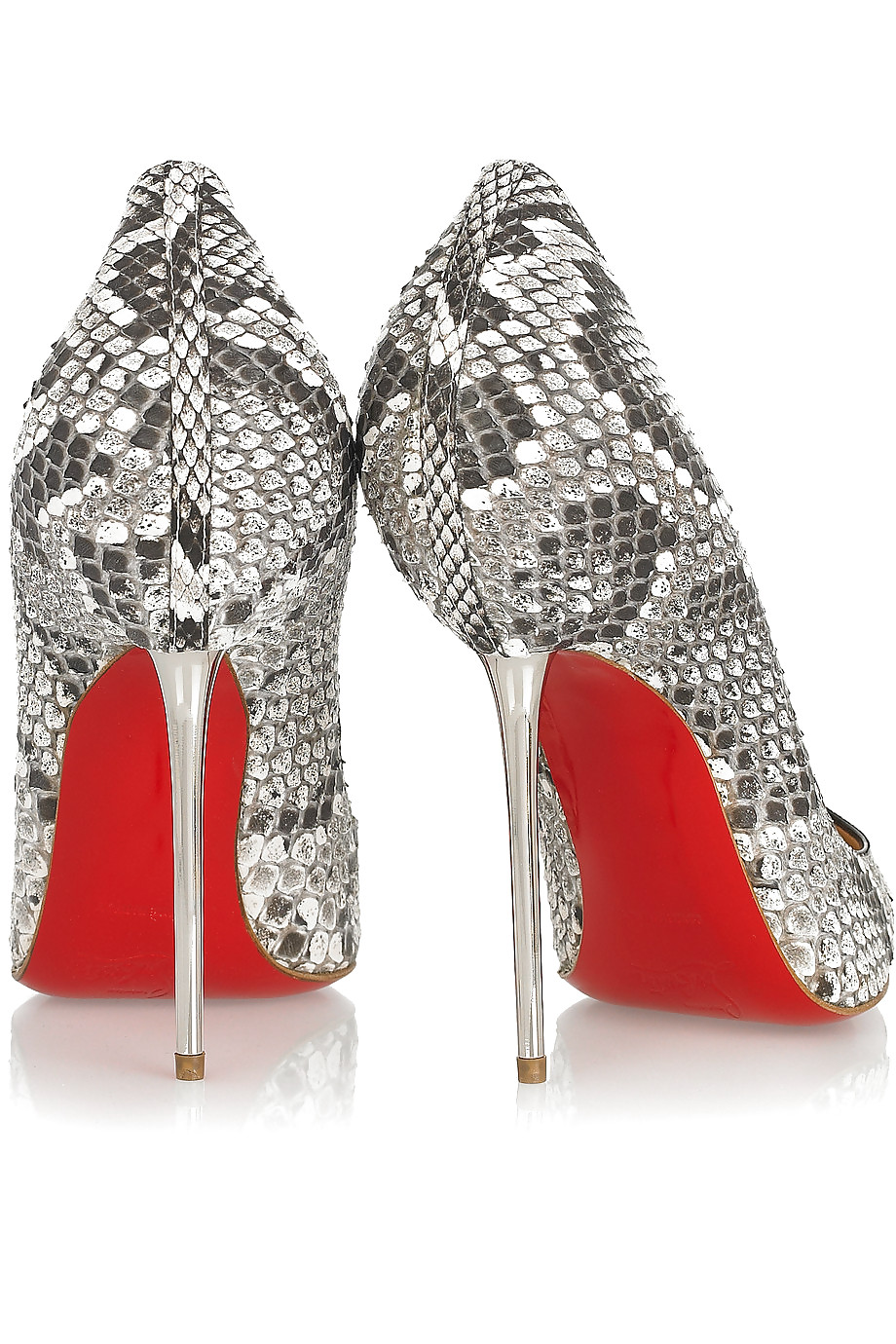 Some sneakers  #9634658