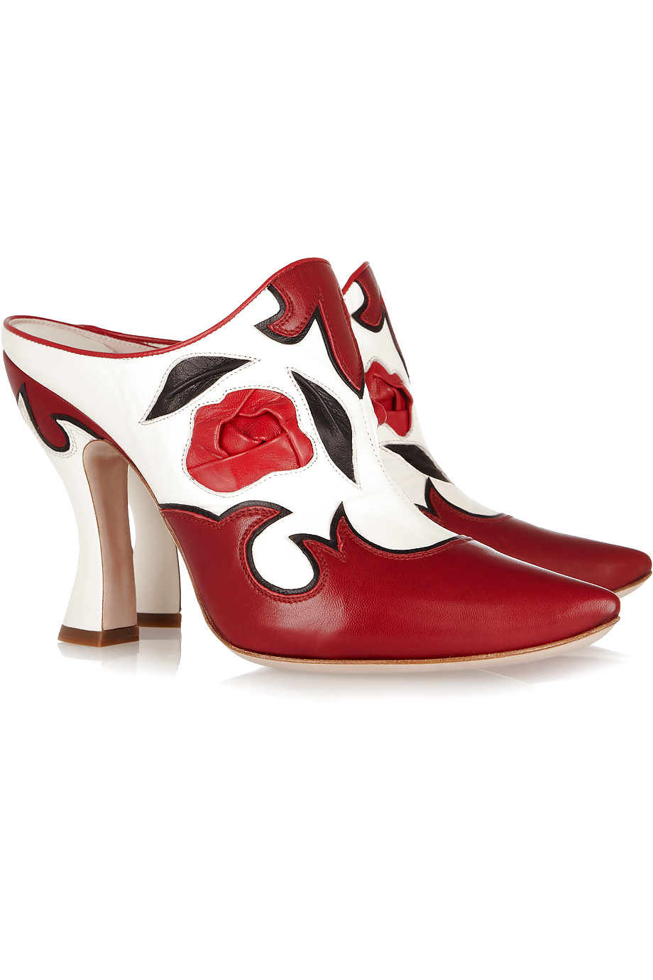 Some sneakers  #9634742