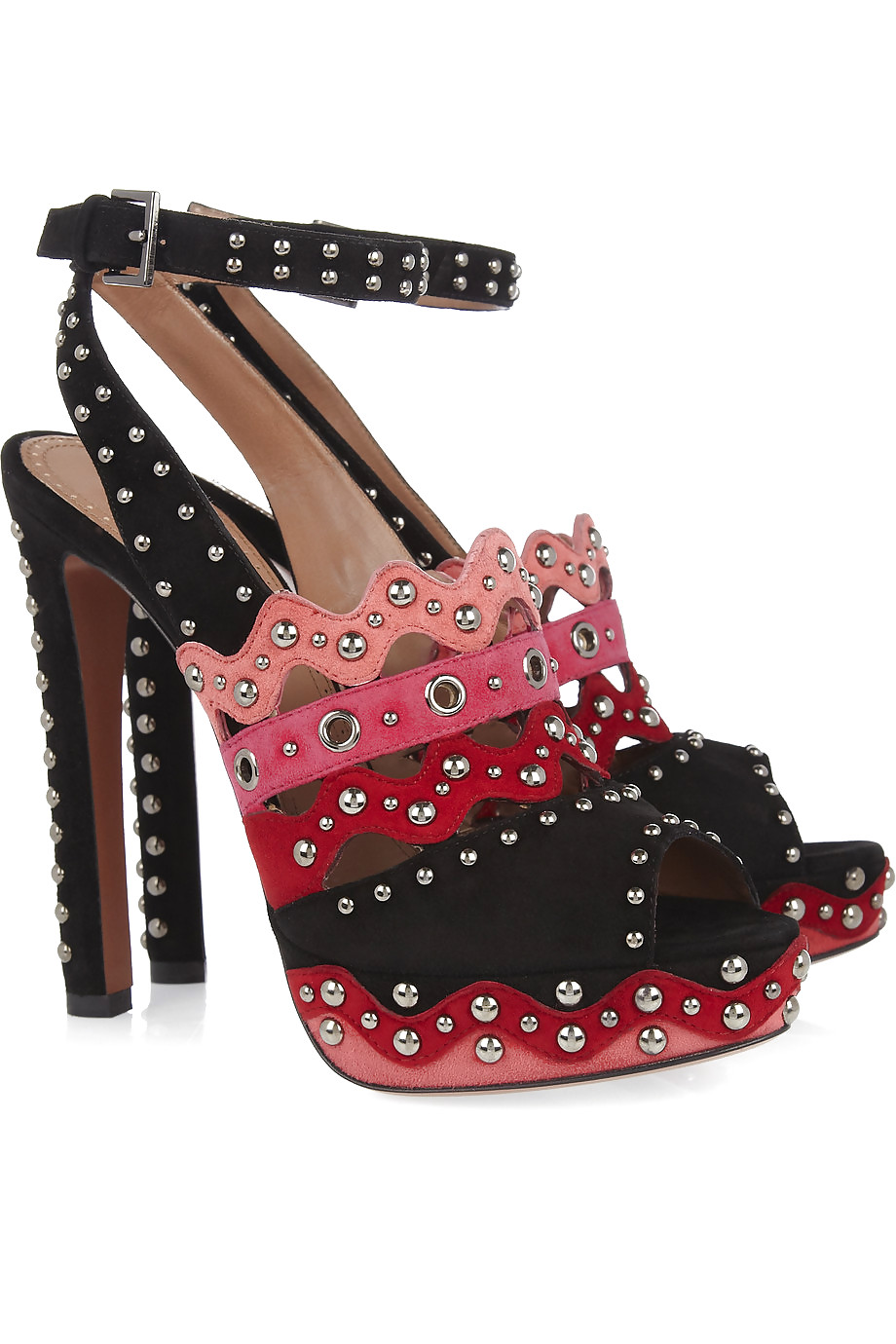 Some sneakers  #9634882