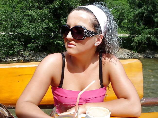 ルーマニアの女の子 11
 #19417208