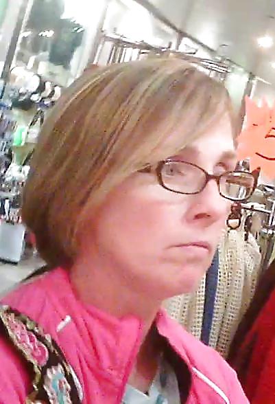 セクシーなブロンドの女性
 #17925724