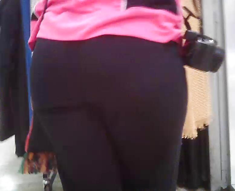 セクシーなブロンドの女性
 #17925771