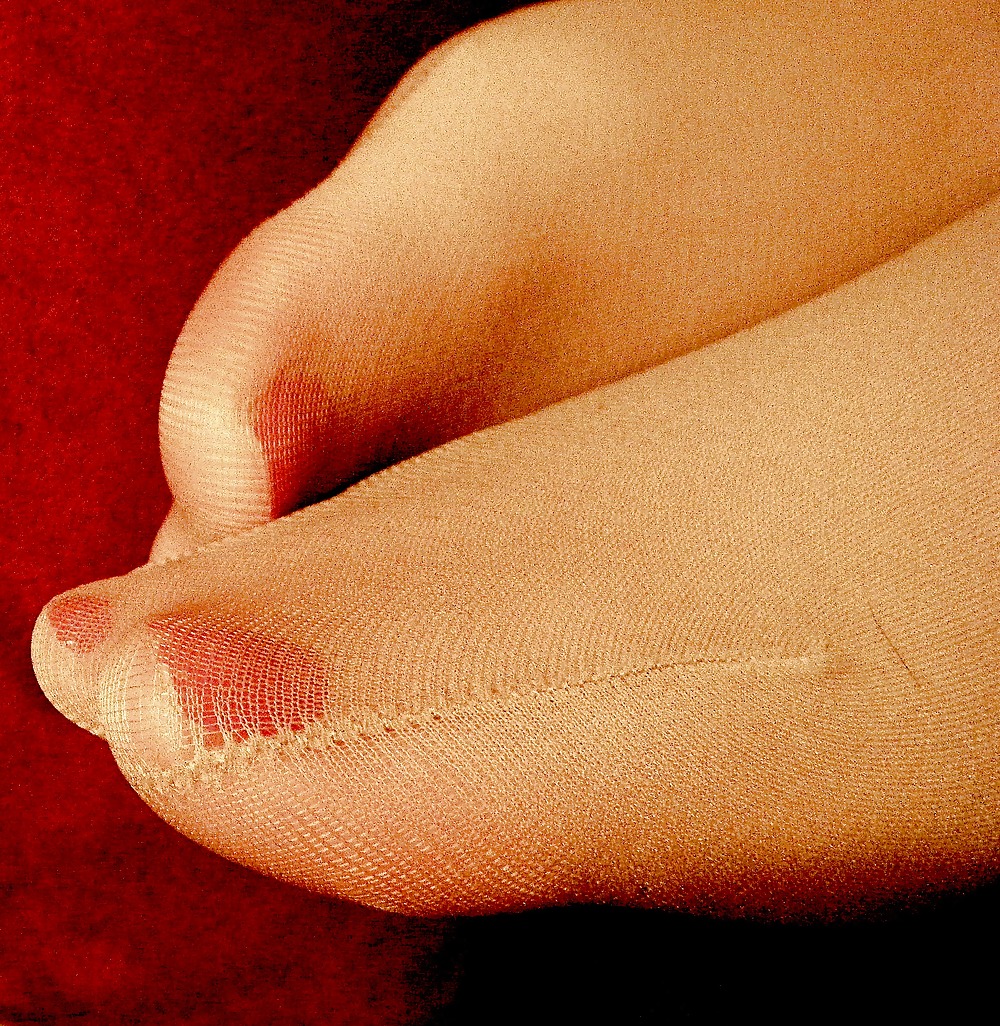 妻の足の指をホースで固定した新しいショット
 #1710576