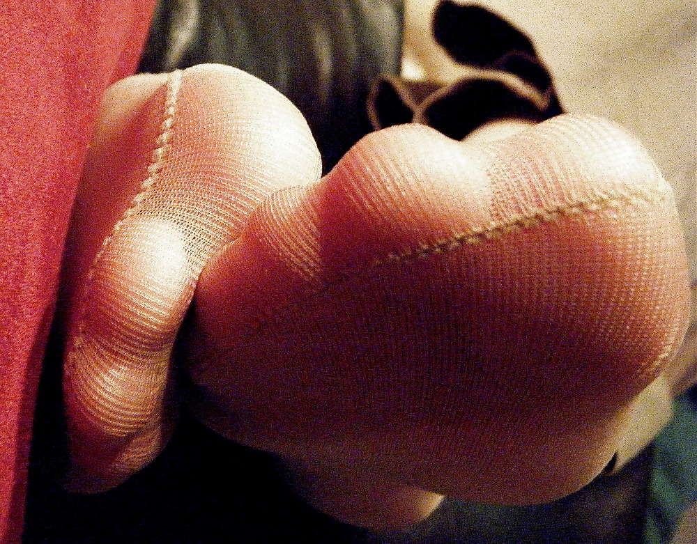 Nuovi scatti candidi delle dita dei piedi di mia moglie con il tubo
 #1710648