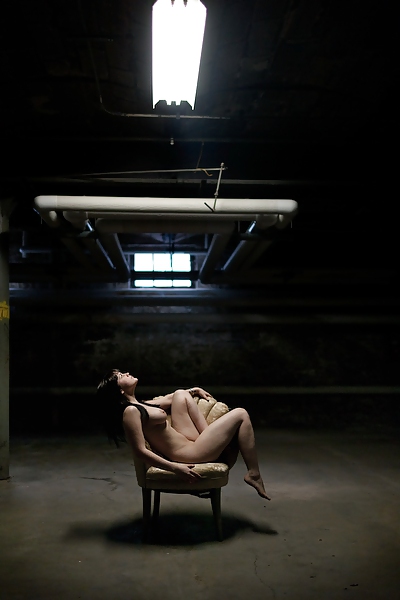 Il progetto nu - donne normali che posano nude 
 #17743133