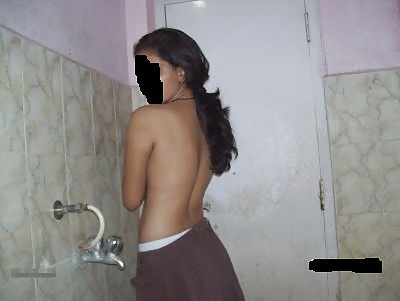 バスルームで彼氏と裸になった私
 #14081321