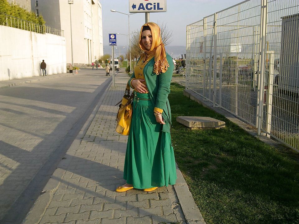 Hijab Arab Turc, Turban Portant Renouvellement Est éteint #16115829