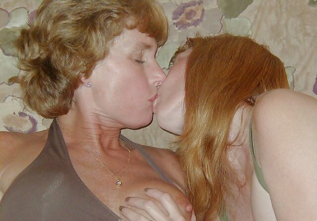 Sapphic Spit Swapping #10893869