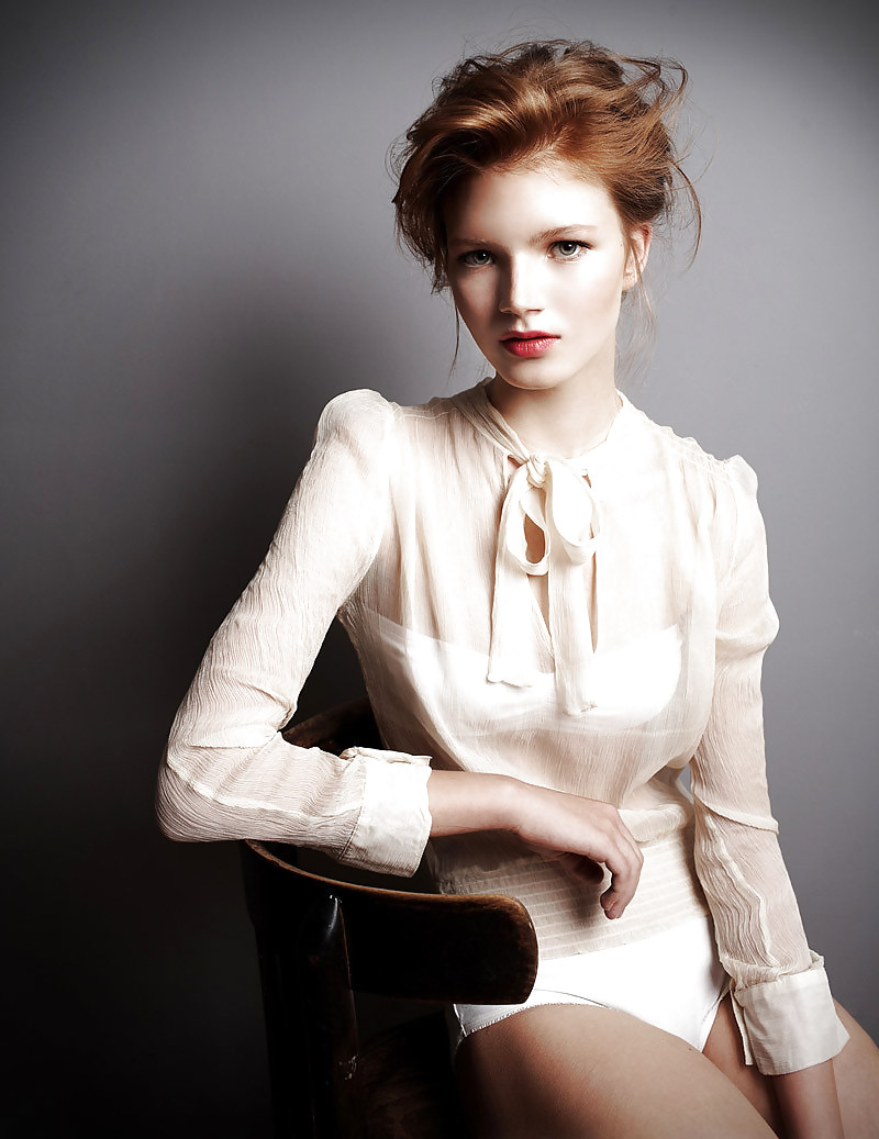 Redhead #15875543