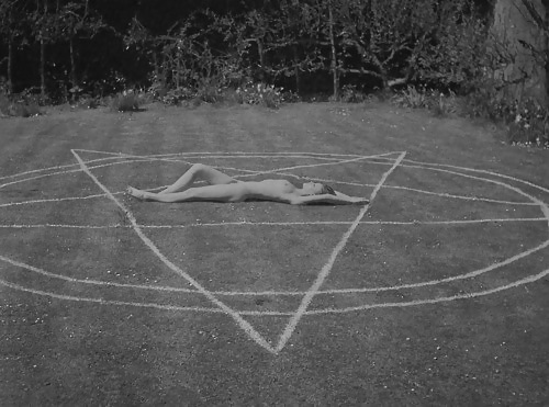 Rituales sexuales
 #7309910