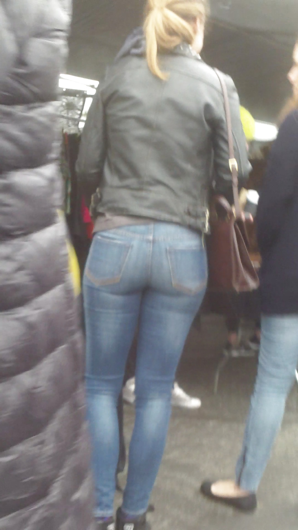 Popular teen girls butts & ass in jeans #21497371