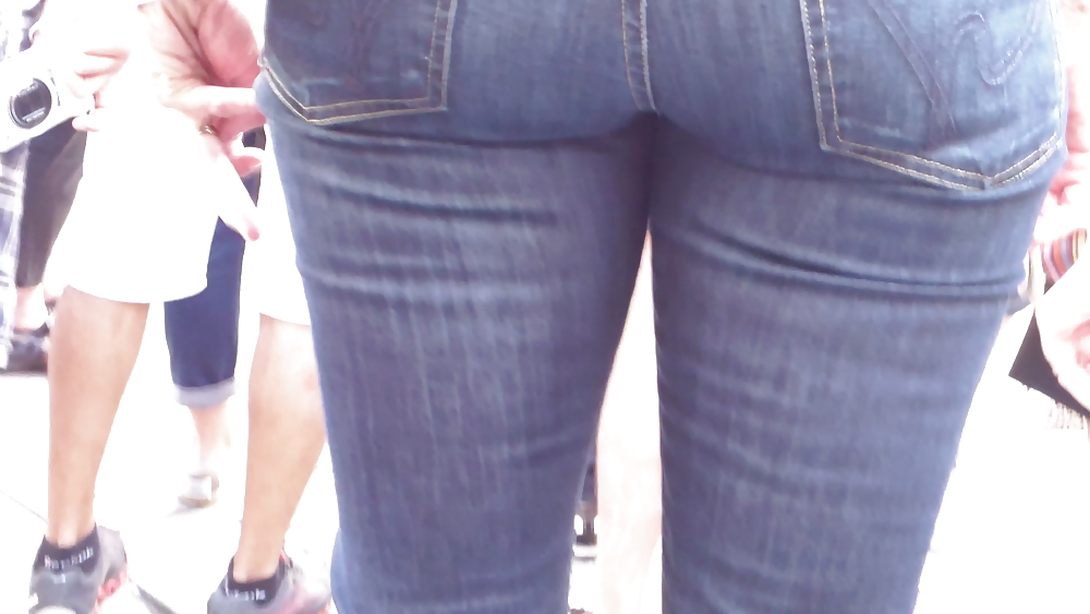 Popular teen girls butts & ass in jeans #21502932