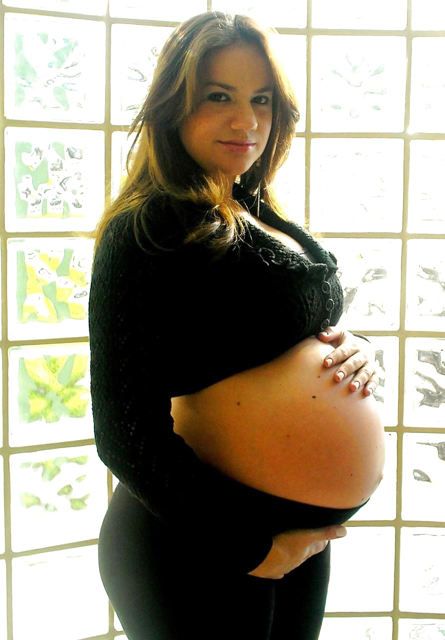 Sexy chicas embarazadas (mostrando el vientre)
 #21110268