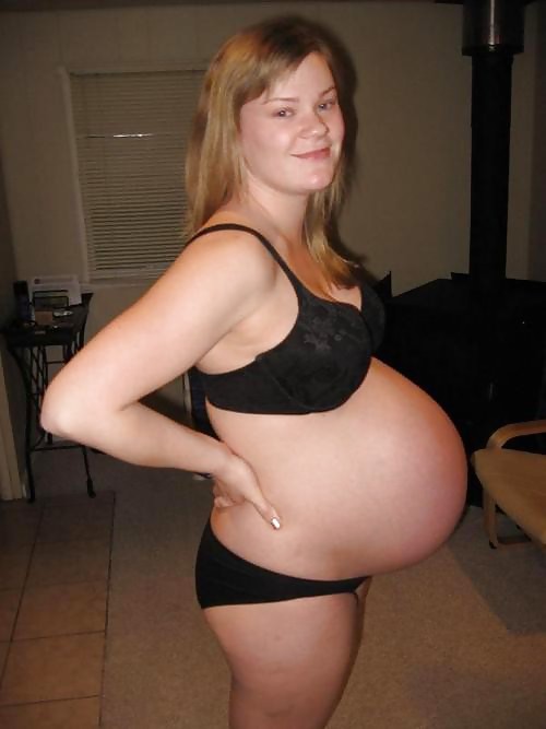 Sexy pregnant girls (showing belly) #21110282