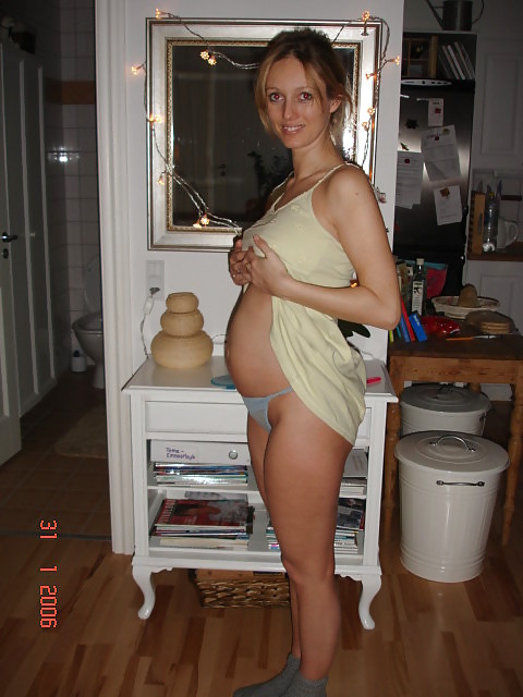Sexy pregnant girls (showing belly) #21110432