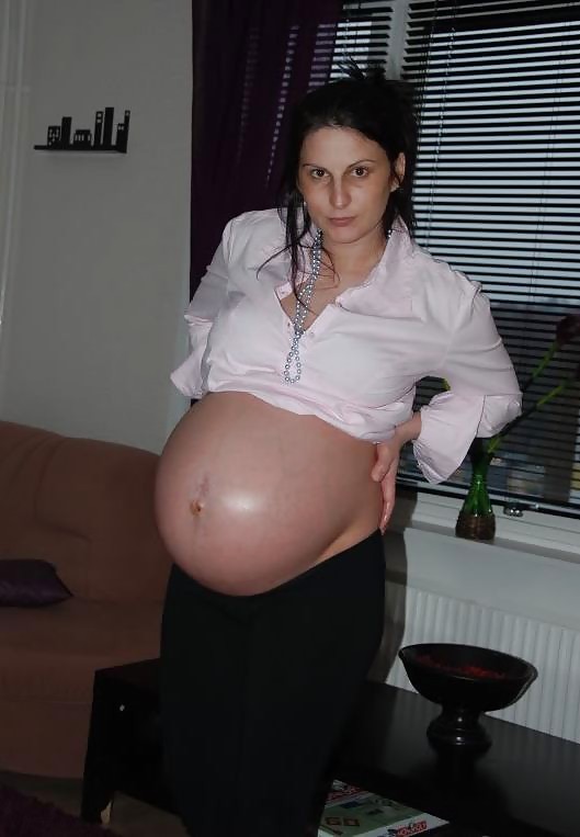 Sexy Schwangeren Mädchen (zeigt Bauch) #21110508