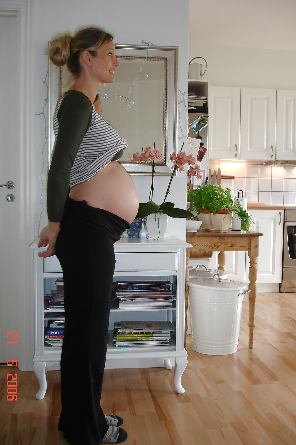 Sexy pregnant girls (showing belly) #21110631