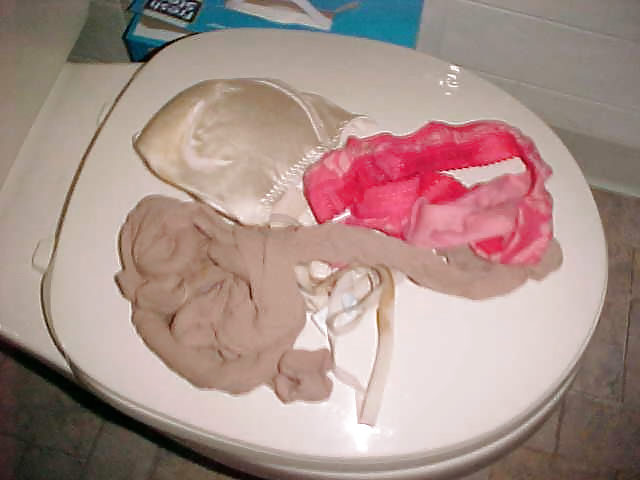 Nylons meiner Tante bei ihr zu hause...   #22309056