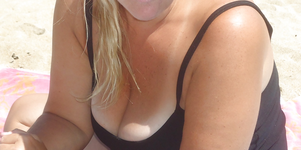 Wifes Beach Breasts #20168120