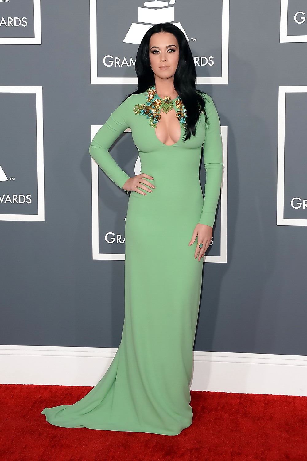Katy Perry Auf Roten Teppich Der Grammy #16967108