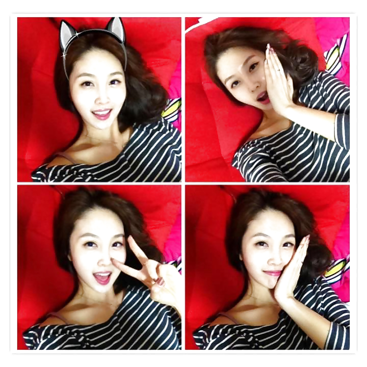 Korean girl takes self pics #17824951